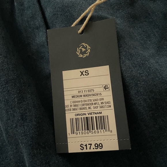 Cinched Waist Chambray Shorts, NWT - Picture 2 of 3